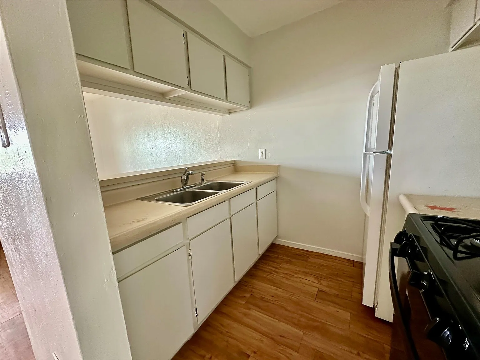1 bed, 1.0 bath, 600 sqft, $950 — Photo 3