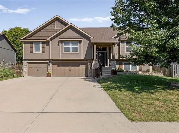 904 NW 110th Ter, Kansas City, MO 64155