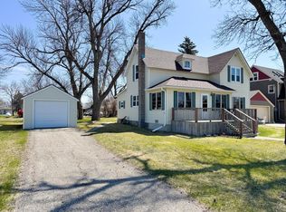 202 1st St E, Chokio, MN 56221