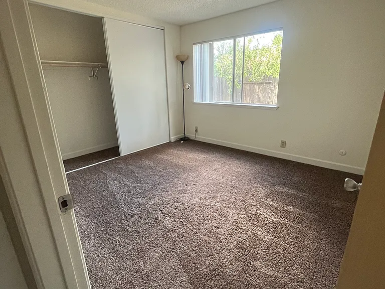 Sheraton Apartments — Photo 10
