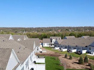43 Aspen Dr, Cedar Grove, NJ 07009