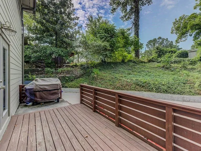 1758 Beacon Hill Blvd NE — Photo 6