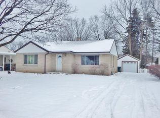 7164 N Seneca Ave, Glendale, WI 53217