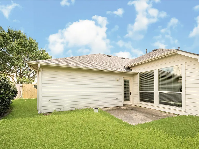 2822 Lakecrest Forest Dr — Photo 24