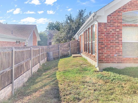 4th image of 509 Twin Knoll Dr