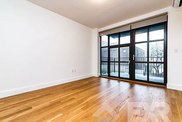 Rented by EXR | media 3