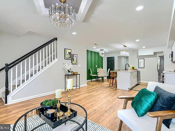 4th image of 3023 W Garrison Ave