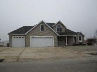 331 S Poplar St, Manteno, IL 60950