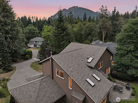 3rd image of 1535 SW 15th Place