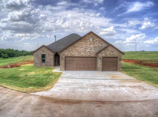 2434 Canyon Cir, Blanchard, OK 73010