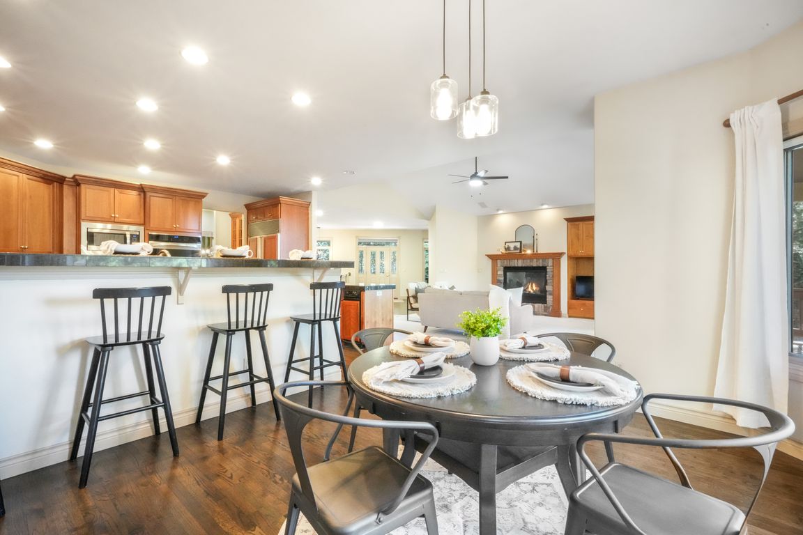 next background image