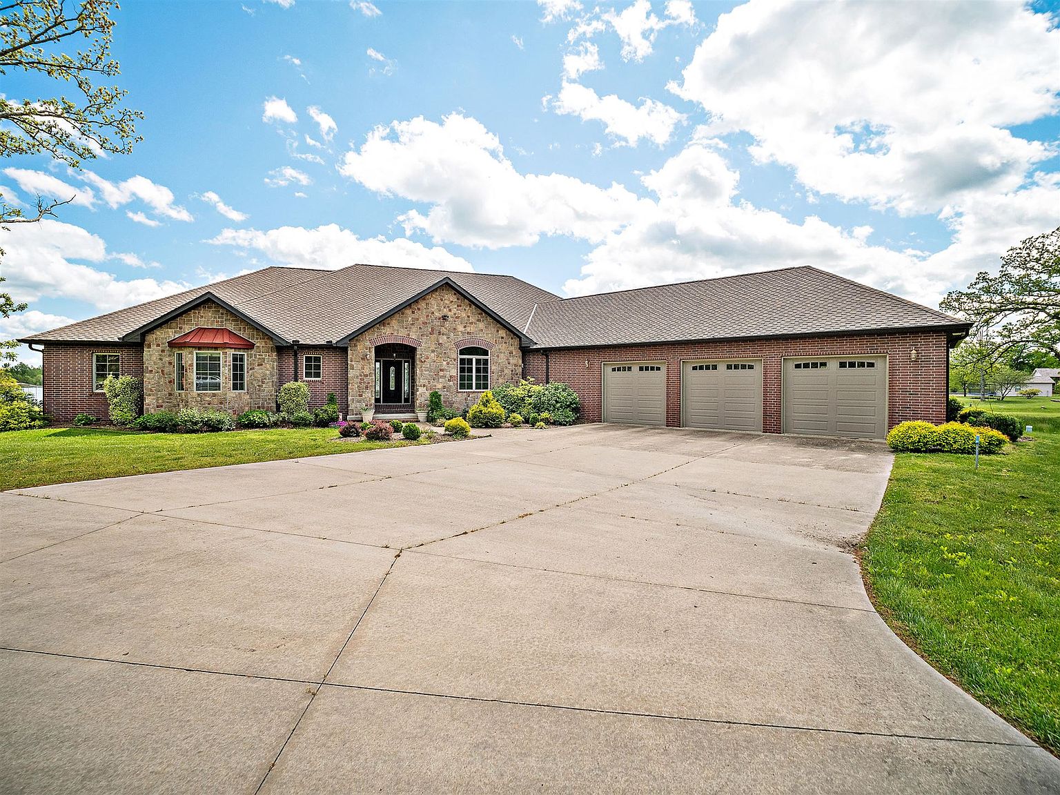 4932 county road 8940 west plains mo 65775 zillow 4932 county road 8940 west plains mo