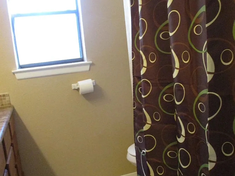 3700 Dauphine Ct — Photo 24