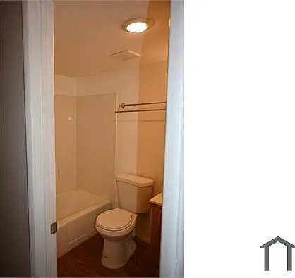 213 Victor Pkwy #C — Photo 7