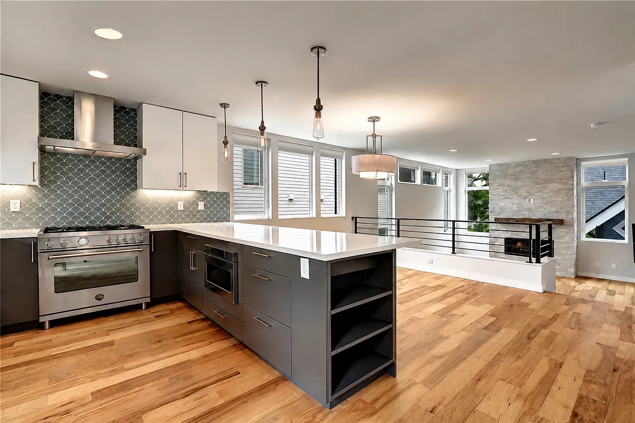 3 bed, 3.5 bath, 2285 sqft, $5,500 — Photo 3