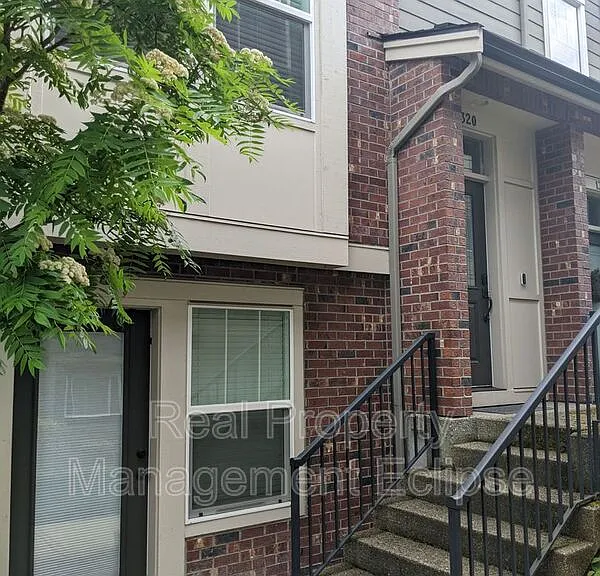 1320 Chelsea Walk NE — Photo 13