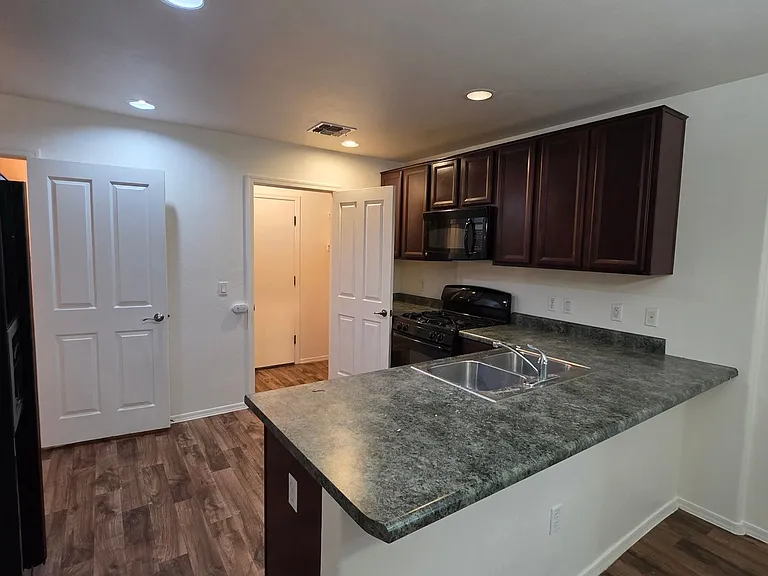 4763 E American Beauty Dr — Photo 8