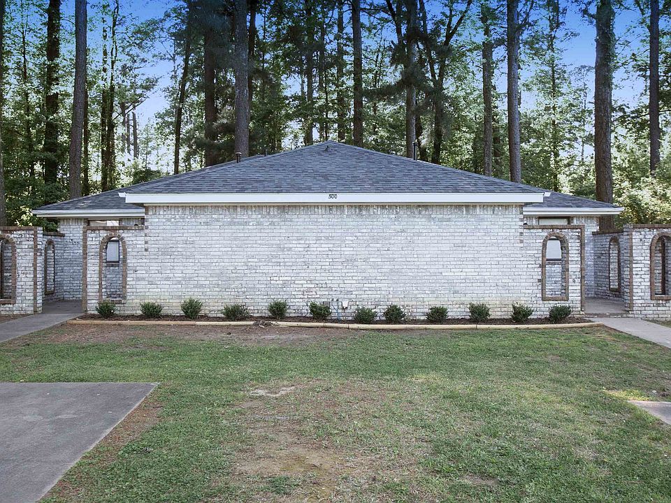 1st image of 300 Bellewood Ln