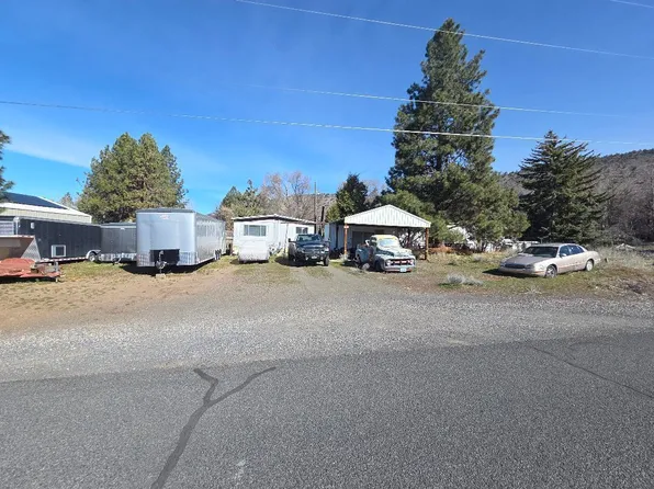 11727 Clovis Dr, Klamath Falls, OR 97603