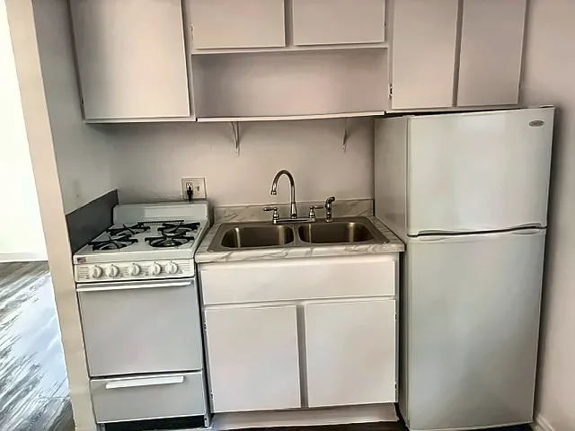 Ojai Apartments — Photo 21