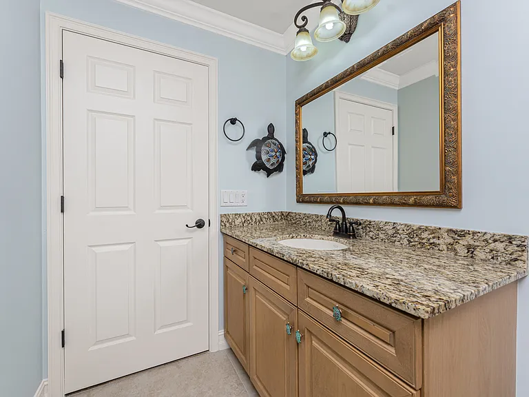 4128 NW 36th Ln — Photo 32