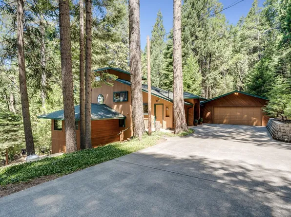 2111 Racoon Trl, Pollock Pines, CA 95726