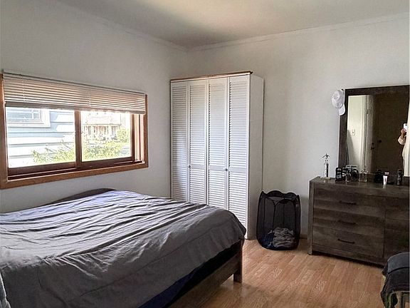 5th image of 221 Alton Ave