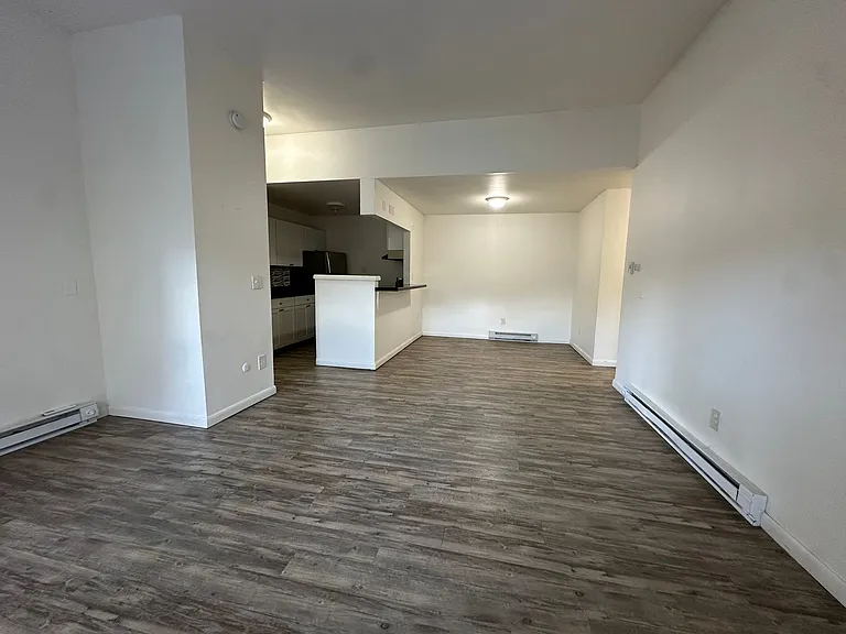 University Park Apartments near Cornell University — Photo 283