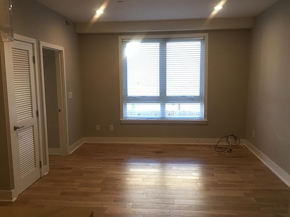 5th image of 944 N Marshall St #D