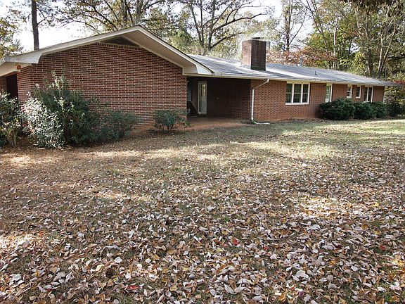 Rear fenced in yard