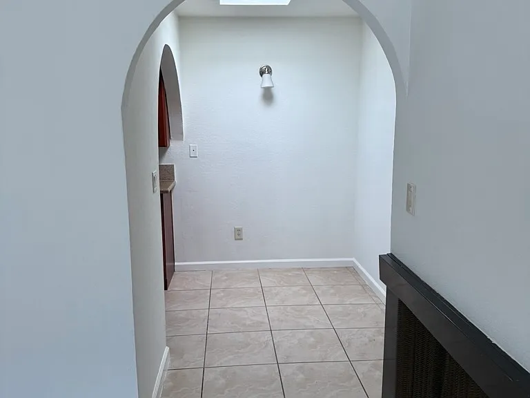 220 Oswego Ave #6 — Photo 4