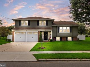712 Hilltop Rd, Cinnaminson, NJ 08077