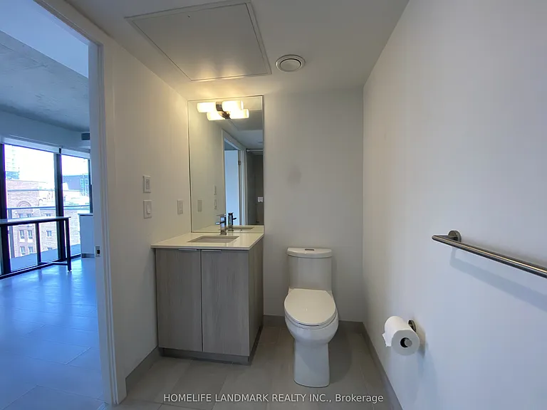 47 Mutual St #904 — Photo 8