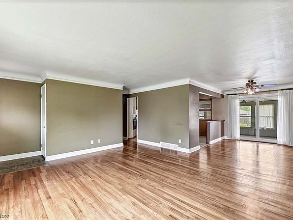 3rd image of 7582 Ann Arbor Dr
