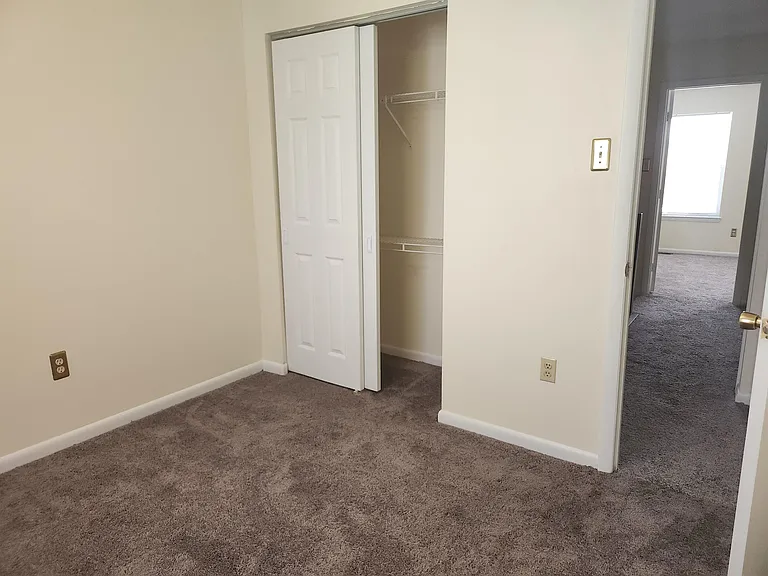 8212 Londonderry Ct — Photo 29