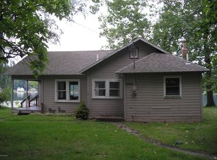 58396 Loop Rd, Three Rivers, MI 49093