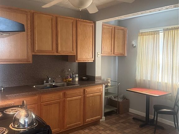 3rd image of 942 E 130th St