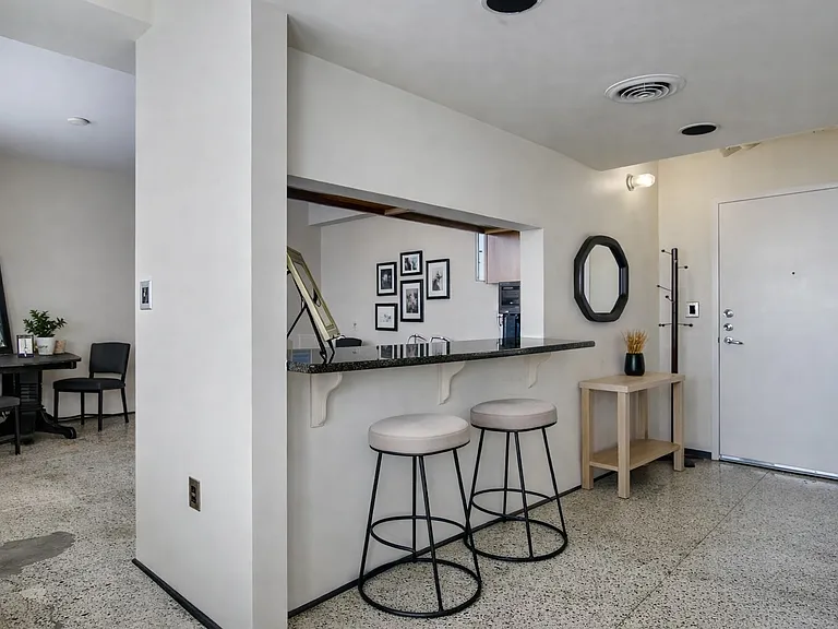 700 Church St #801 — Photo 2