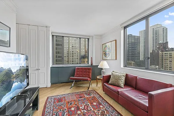 Sold by William Raveis Real Estate | media 29