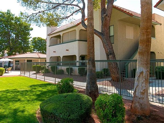 3rd image of 2611 Sunfish Dr Unit B
