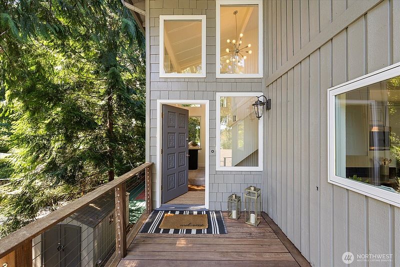5th image of 2035 West Lake Sammamish Parkway SE