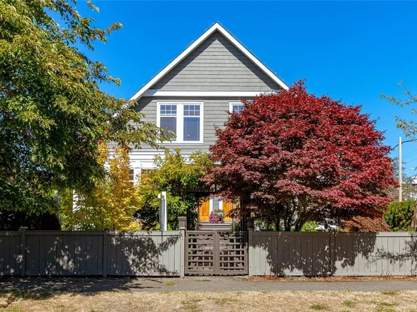 376 Sylvia St, Victoria, BC V8V 1C6