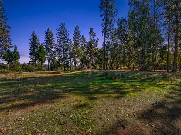 19292 Shawnee Trl, Mokelumne Hill, CA 95245
