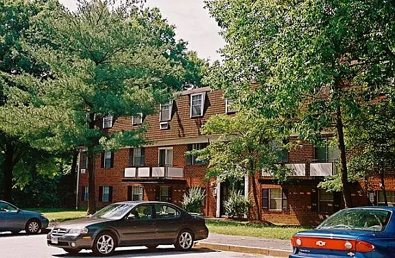 Gardenvillage Apartments and Townhouses — Photo 20