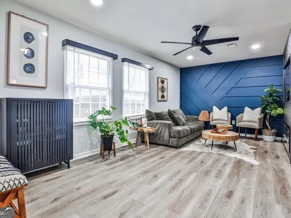 15 Pine Canyon Dr SW, Atlanta, GA 30331