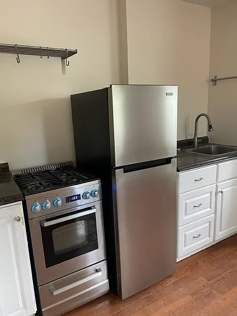 1 bed, 450 sqft, $1,100 — Photo 4