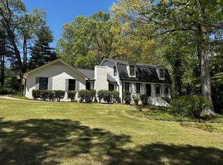 7040 Glenridge Dr, Sandy Springs, GA 30328