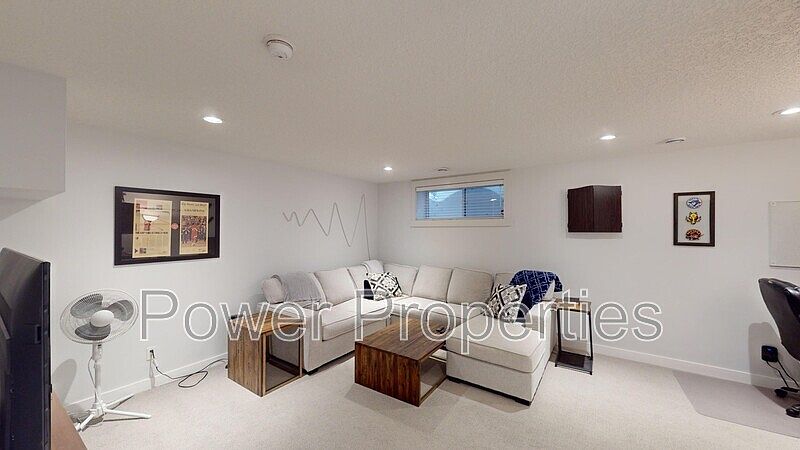 Calgary Townhouse for rent - 3 Bedrooms — photo 22