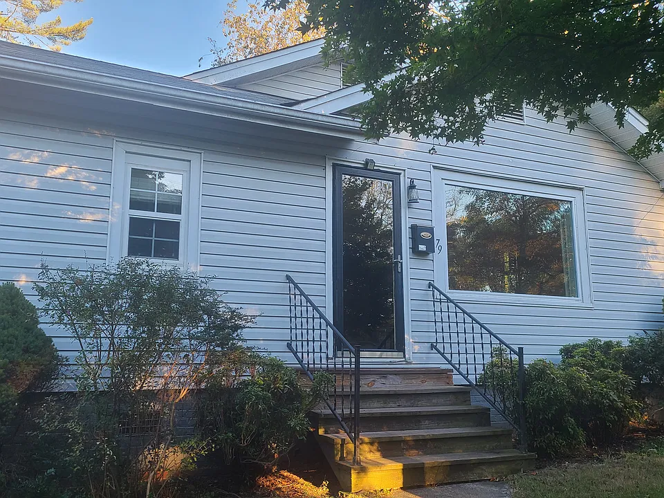 79 Herron Ave