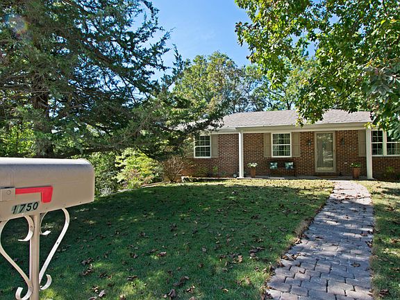 4th image of 1750 Cedar Ln